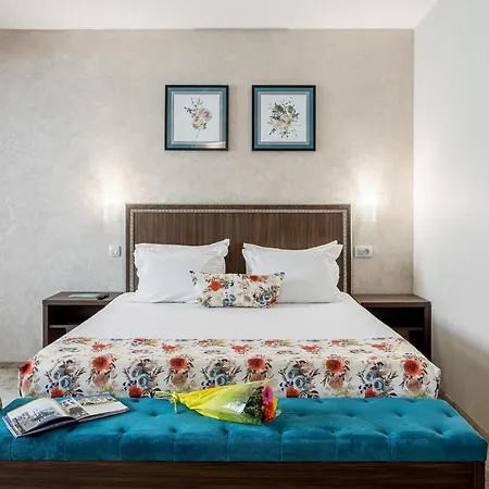 Prestige Boutique Szálloda 4*
